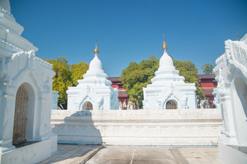 Fototapeta premium Templo budista em Mandalay, Myanmar.