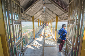 Naklejka na ściany i meble Templo budista em Mandalay, Myanmar.