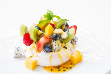 Dessert 'Pavlova' of meringue with fresh fruit. 