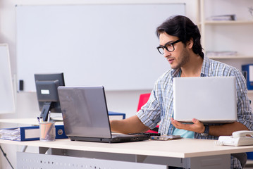 It specialist working in the office 