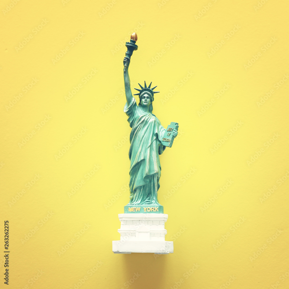 Wall mural American symbol Statue of Liberty