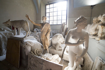 Italia, Firenze, copie in gesso di importanti sculture.