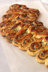 Poppy seed cake from yeast dough.