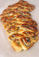 Poppy seed cake from yeast dough.