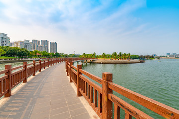 Obraz premium Bridges and buildings in Golden Bay, Zhanjiang city