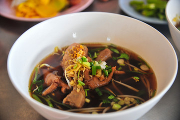 Braised chicken in cup