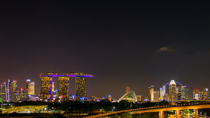 Fototapeta na wymiar 2019 March 02 - Singapore, Marina Barrage, View of the city and buildings at dusk.