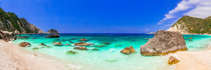 Fototapeta Best beaches of Greece - Myrtos in Kefalonia, ionian islands obraz