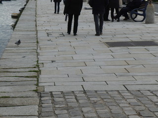 Trottoir pav&eacute; .