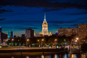 Fototapeta na wymiar Hotel Ukraine in Moscow at night in the lights