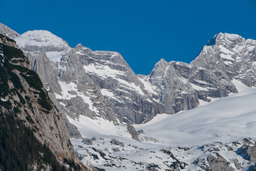 Fototapeta na wymiar Dachstein Gebirge von Gosausee aus