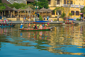 Fototapeta na wymiar Hoi An and its architecture, boats and lights.