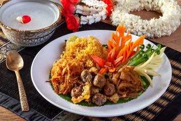 Kao-Chae (Cooked Rice Soaked in Iced Water and Eaten with the Usual Complementary Food, Chilled Rice)