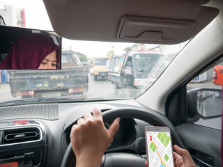 GPS Map Navigation on Smart Phone while Driving a Car