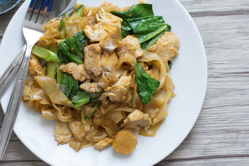 Stir fried noodles with pork