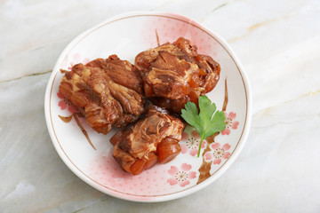 沖縄伝統料理の豚足テビチ