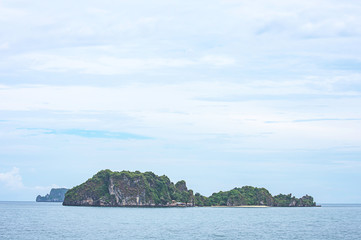 Fototapeta premium The beauty of the sky In the sea and koh Maphrao at Chumphon in Thailand.