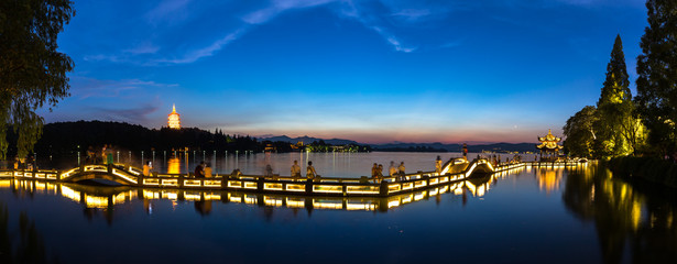 Fototapeta premium night view of the west lake of Hangzhou