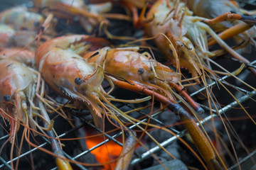 Big sea shrimp grilled on fire
