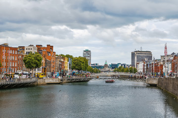 Fototapeta na wymiar Liffey river, Dublin, Ireland