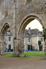 Fototapeta na wymiar Abbaye des Vaux de Cernay