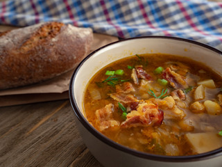 Delicious pea soup with rye croutons