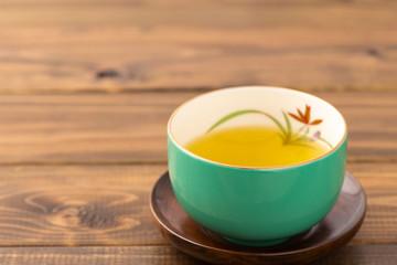 日本の湯のみと緑茶
