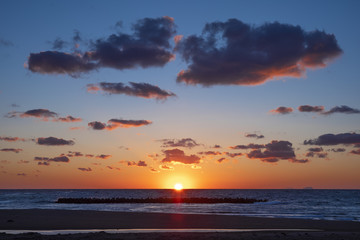 海へ沈む夕陽