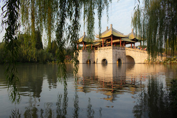 Naklejka premium Chinese bridge