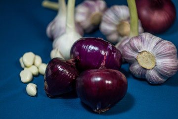 red onion and garlic