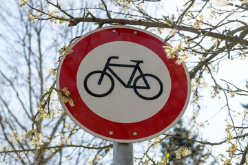Warning sign. Bicycle traffic prohibited in the park