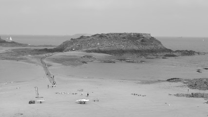Bretagne in Frankreich zwischen Felsen und Kultur