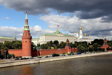 Fototapeta premium Moscow River, Kremlin Embankment and Moscow Kremlin in summer