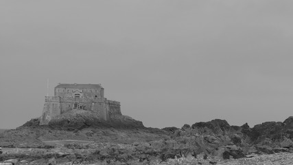 Bretagne in Frankreich zwischen Felsen und Kultur