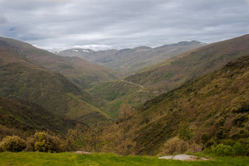 Fototapeta na wymiar Beatiful mountains, El Bierzo
