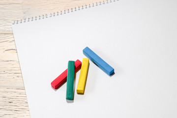 クレヨンとスケッチブック