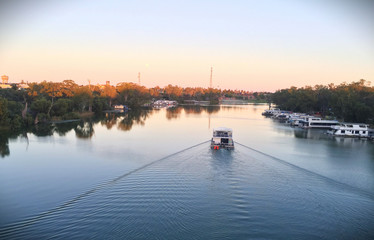 Naklejka premium Houseboat on the river