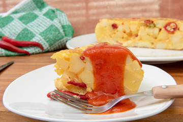 Tortilla De Patata Con Pimientos Picantes