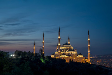 Naklejka premium Istanbul Camlica Mosque or Camlica Tepesi Camii, Istanbul, Turkey
