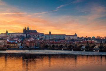 Obraz na płótnie Canvas Sunset over Prague