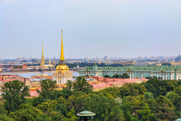 Fototapeta premium City skyline with the Admiralty spire, Peter and Paul Fortress, river Neva and Hermitage Winter Palace in Saint Petersburg, Russia
