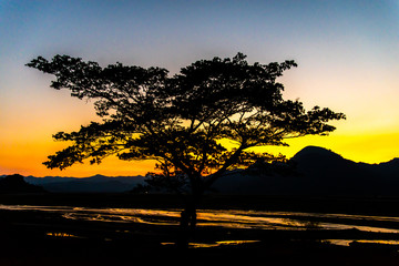 Fototapeta na wymiar Beautiful sunset at Mt Pinatubo