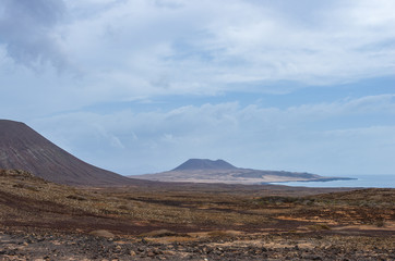 Fototapeta na wymiar Volcanic and desert landscape of La Graciosa island