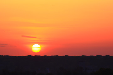 Close-up on sunrise in awe romantic landscape 