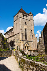 Fototapeta na wymiar the old church of the village of Saint Cirq lapopie, France.