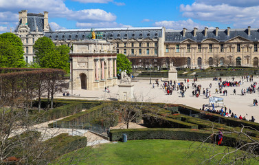 Obraz premium Paris / France - April 03 2019. Square in front of Louvre museum in Paris