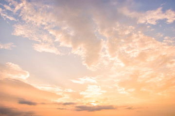 Obraz premium Beautiful sunrise or sunset landscape.Sunshine in summer background.Scenic beautiful nature cloudscape with sunlight in summer time.