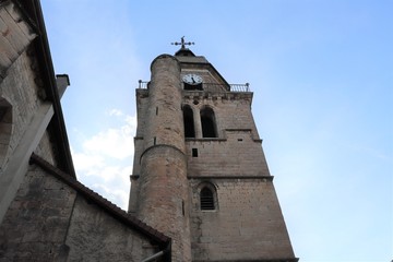 Fototapeta na wymiar Village de Saint Amour dans le Jura - Eglise Saint Amour Bellevue construite au XV ème siècle