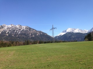 Fototapeta premium Stromtrasse in der Landschaft