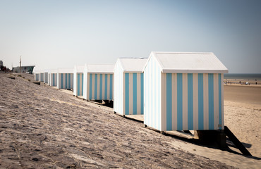 Obraz na płótnie Canvas row of beach huts at Hardelot